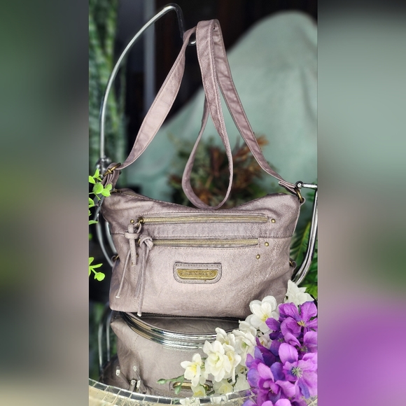 Stone Mountain Accessories Taupe Shoulder Bag - Picture 1 of 15